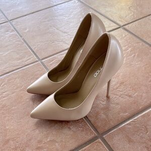 Nude Pumps with Glitter Bottoms